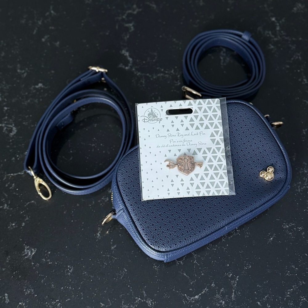Mickey Mouse Icon Flair Belt Bag